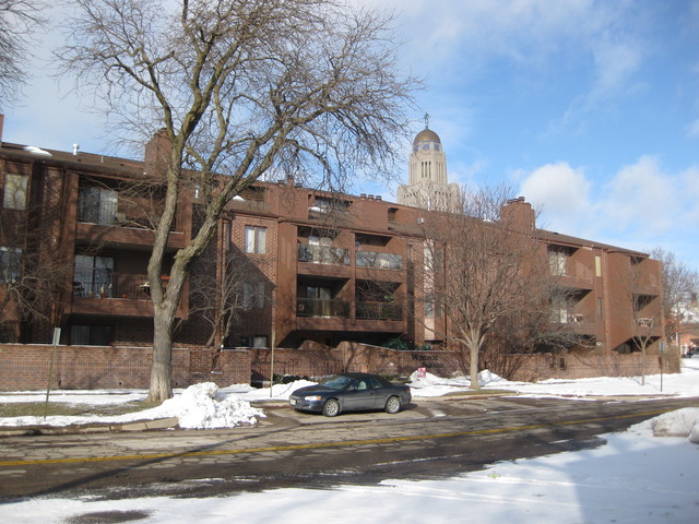 Windsor Square Condominium Photo